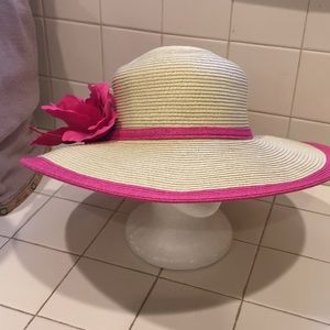 Old county road summer hat with wide trim